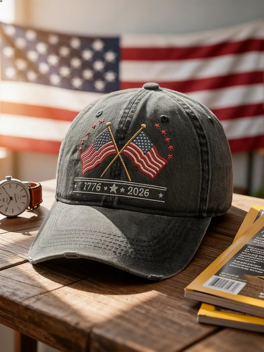 Amerikanische Flaggen gekreuzt 1776-2026 Washed Baseball Cap