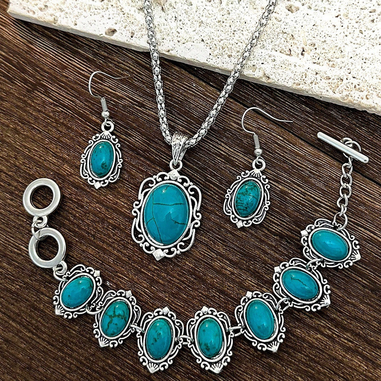 Vintage Western Bohemian Turquoise Jewelry Set (Necklace, Bracelet, Earrings)