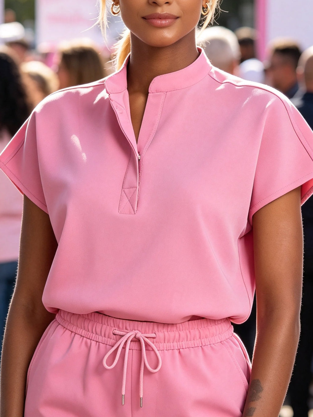 Damen Brustkrebs-Bewusstsein Übergroßes Scrub Top Kreide Rosa Bluse