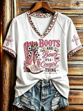Damen Western Cowgirl Stiefel und Schleifen Kreuz Print V-Ausschnitt Kurzarm T-Shirt