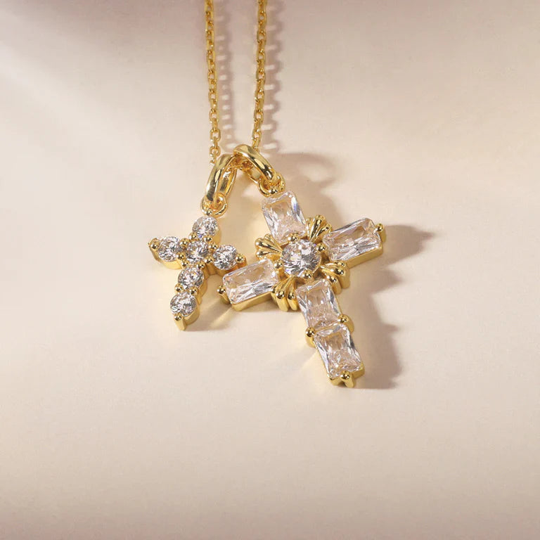 Collier pendentif à double croix byzantines