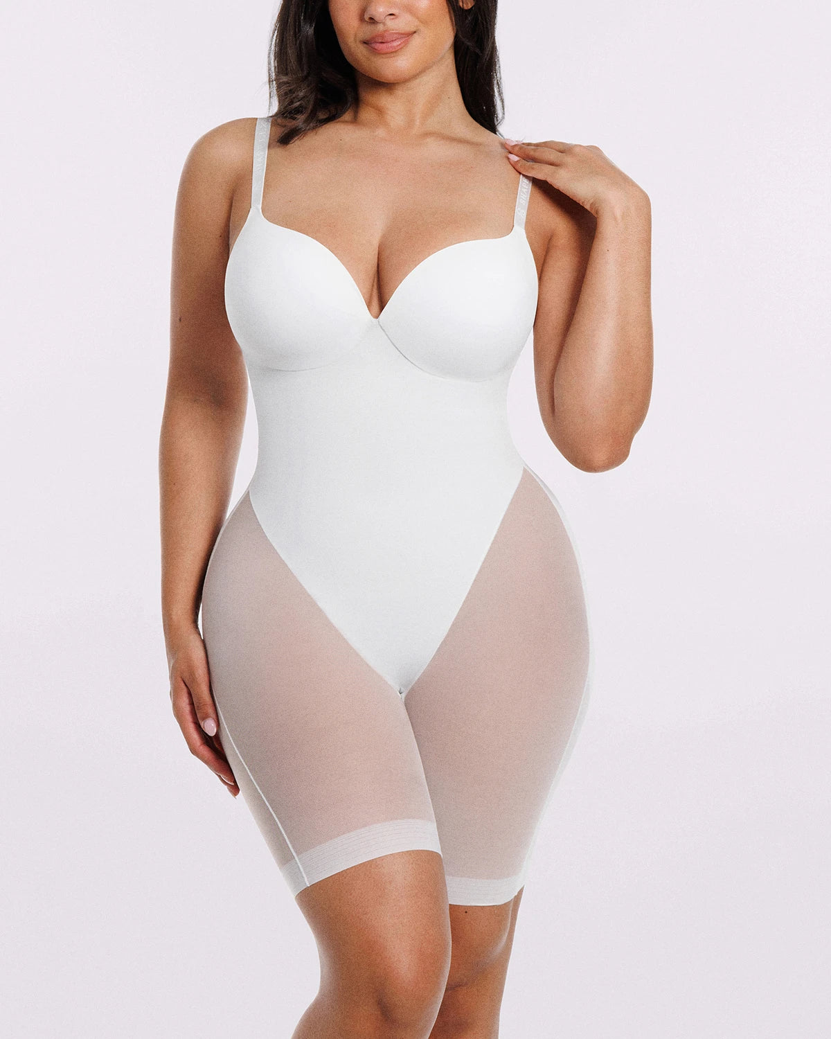 Body string mi-cuisse échancré dans le dos