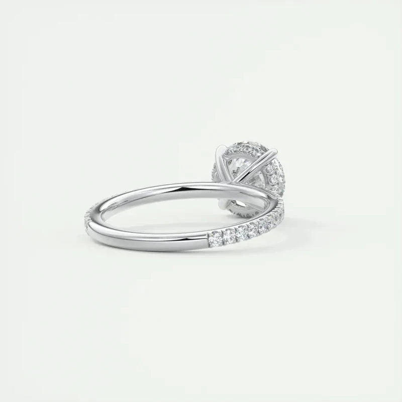Moissanitring mit ovalem Halo