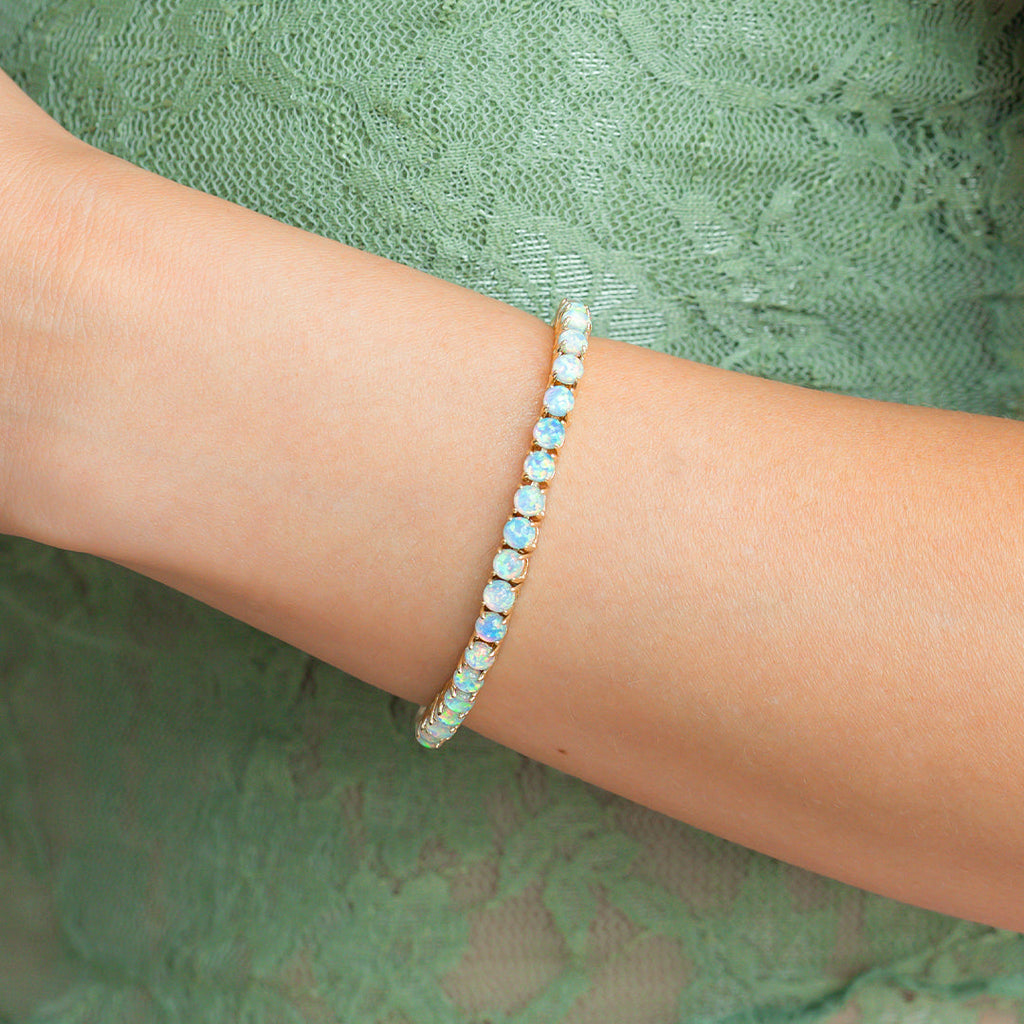 Tennisarmband mit blauem Opal
