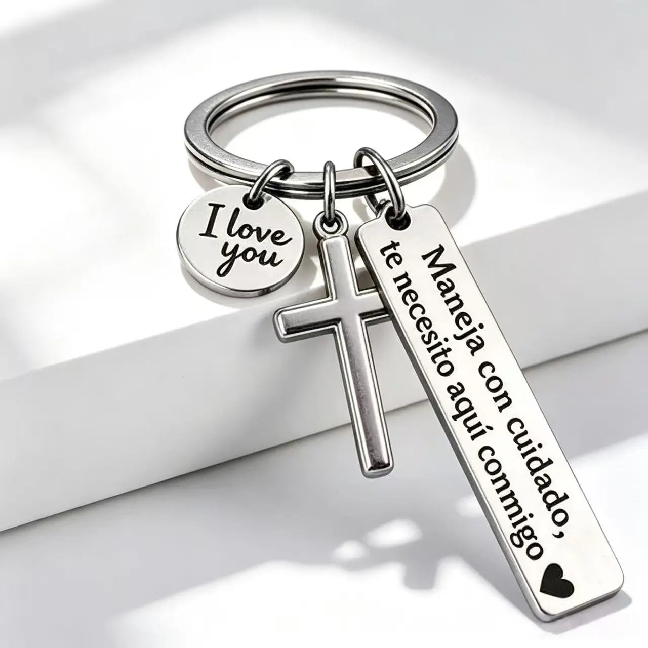 Maneja Con Cuidado Drive Safe Schlüsselanhänger mit Kreuz und I Love You Anhänger