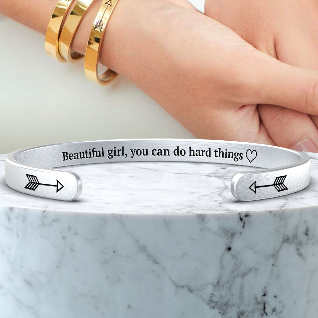 Schönes Mädchen, du schaffst schwere Dinge Manschettenarmband