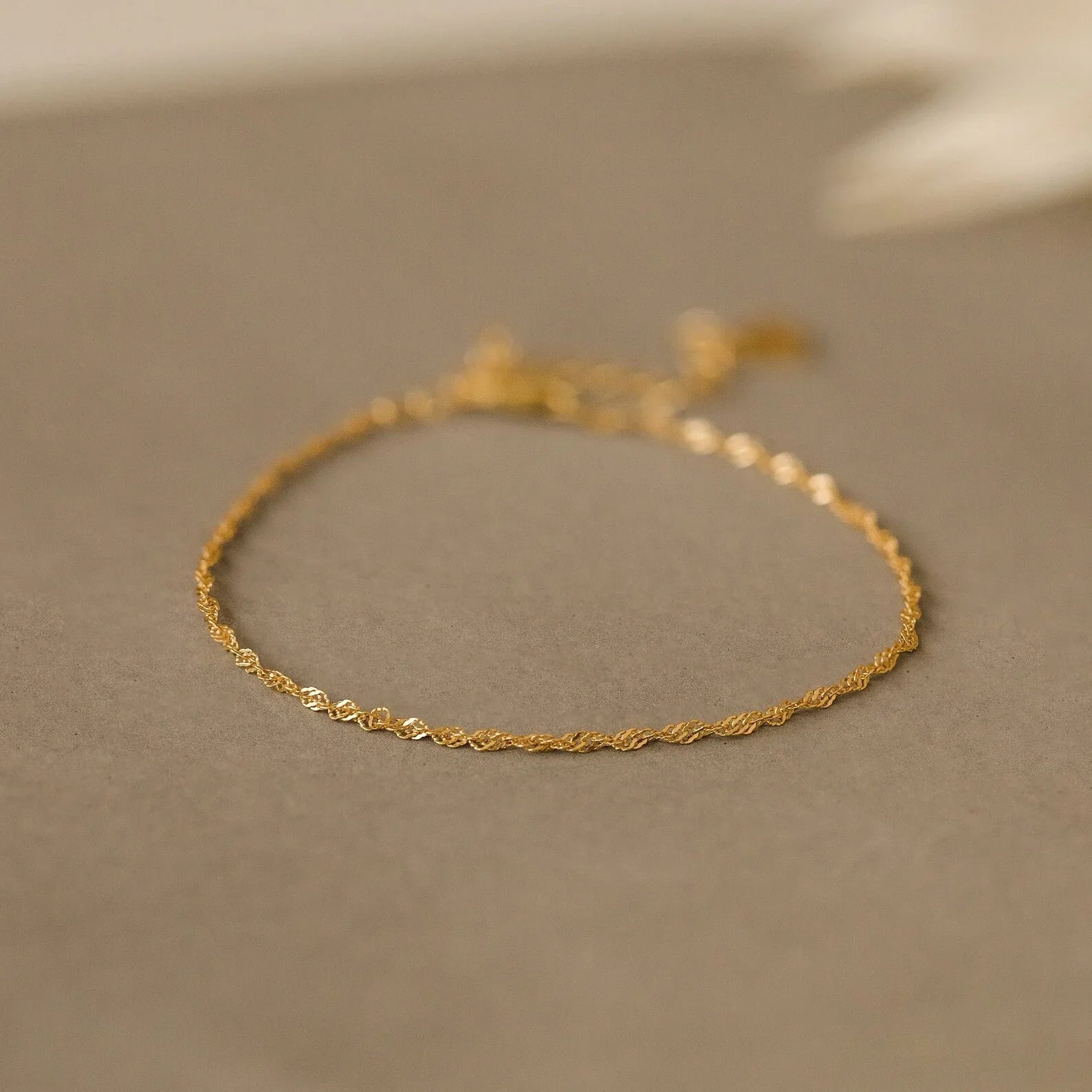 Minimalistisches Twist Armband