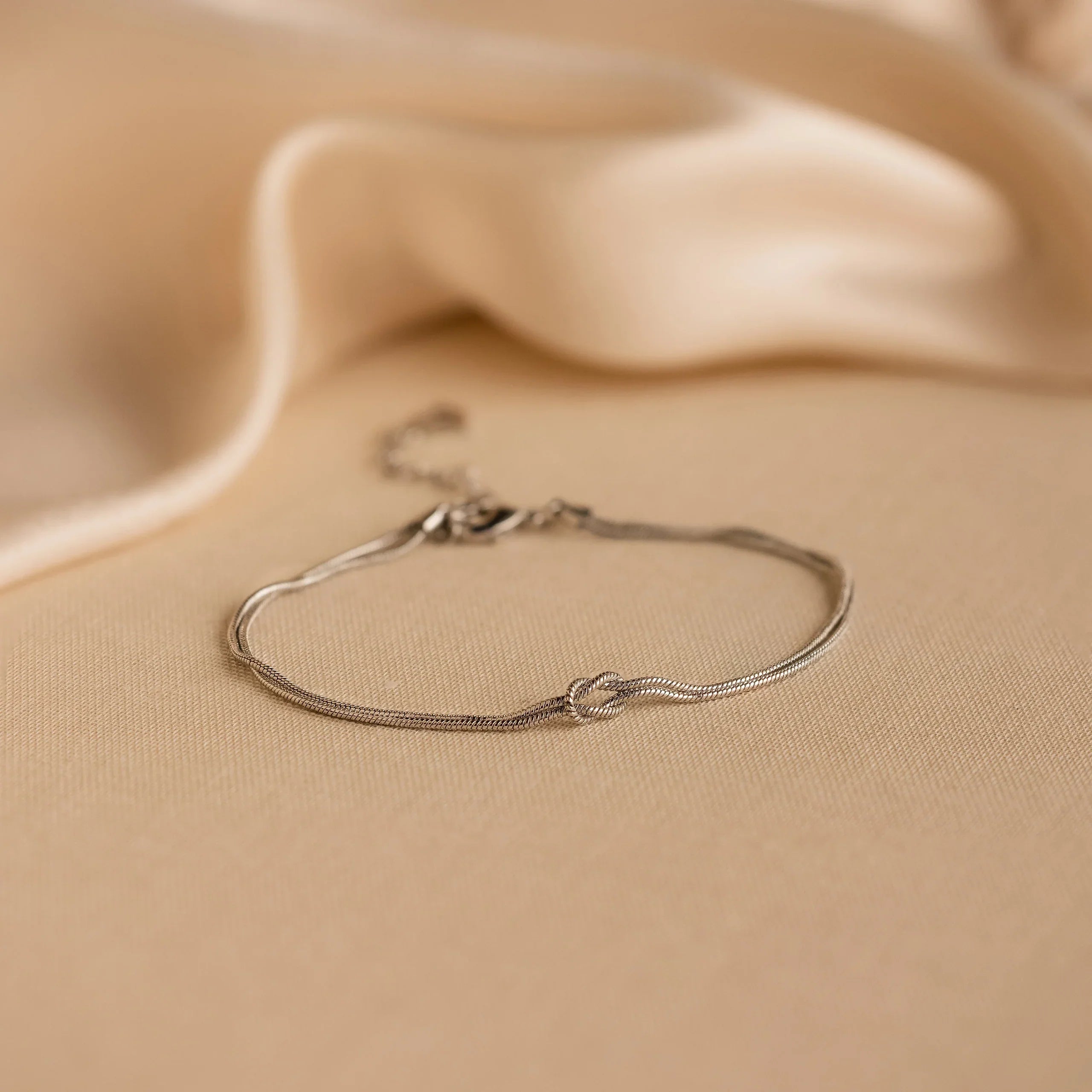 Armband Ewiger Knoten