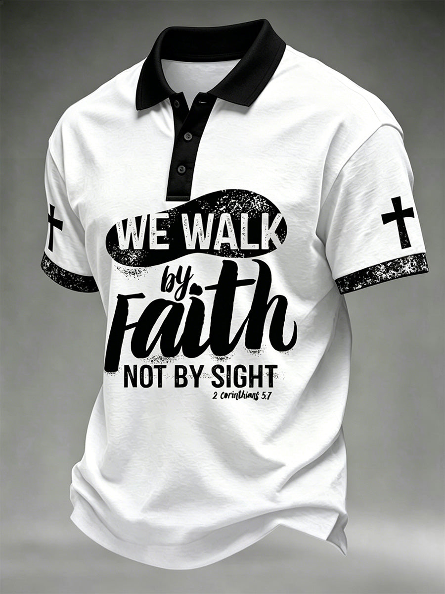 Herren-Poloshirt mit christlichem Kreuz-Print „We Walk By Faith Not By Sight“